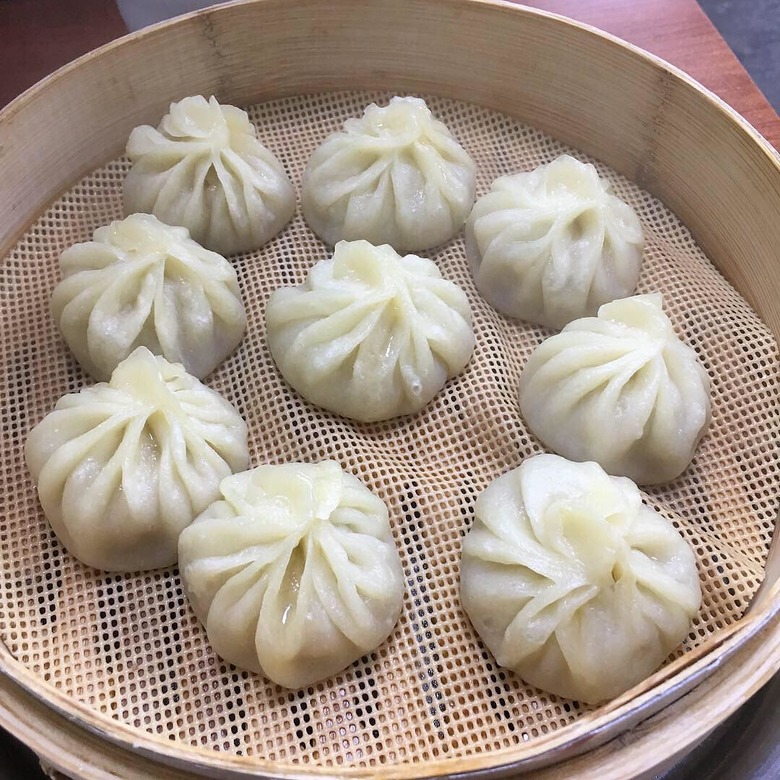 촉촉하고 진한 육즙의 매력 중국만두 