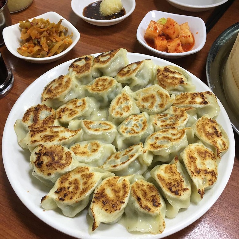 촉촉하고 진한 육즙의 매력 중국만두 