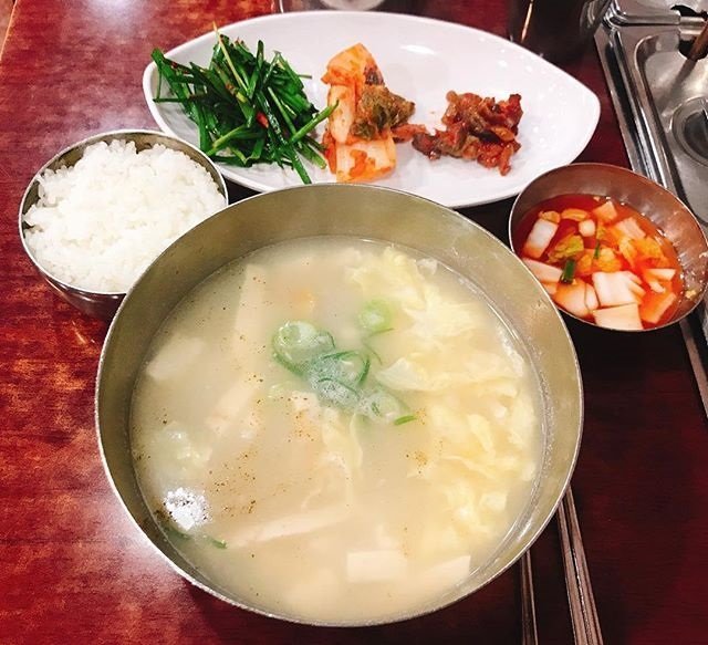 속 풀어주는 진한 국물, 전국 해장국