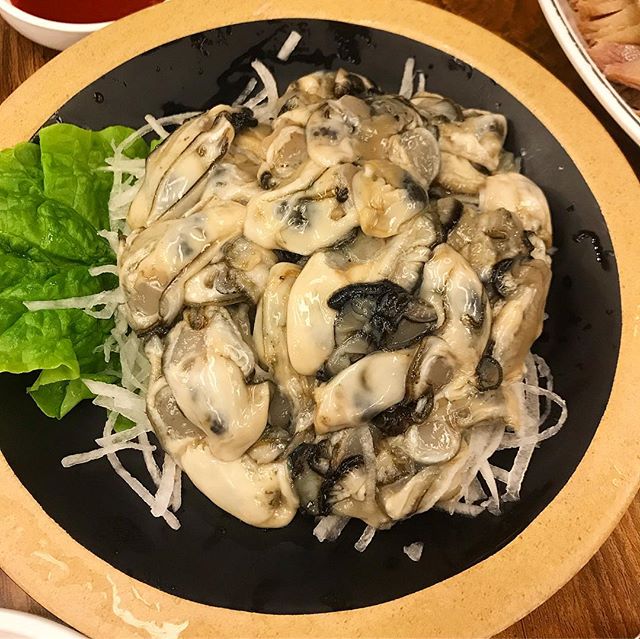 진한 바다 내음 가득! 제철 굴요리 