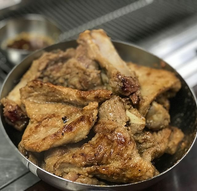 터질듯한 한 쌈의 매력, 돼지갈비 맛