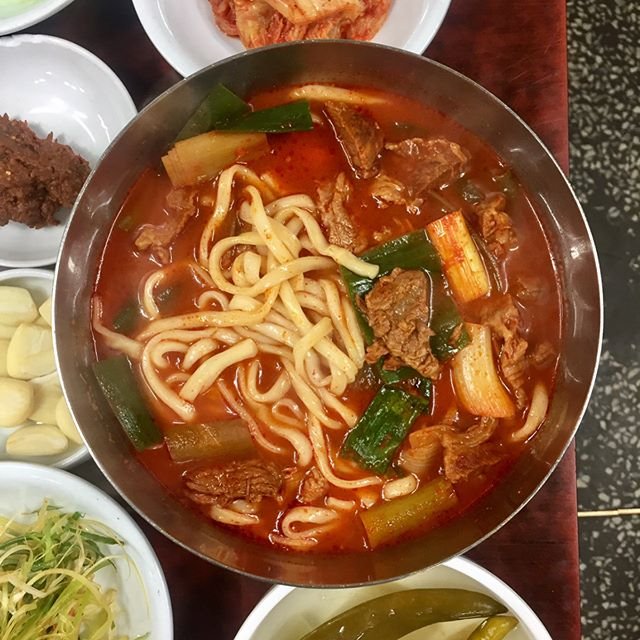 터질듯한 한 쌈의 매력, 돼지갈비 맛