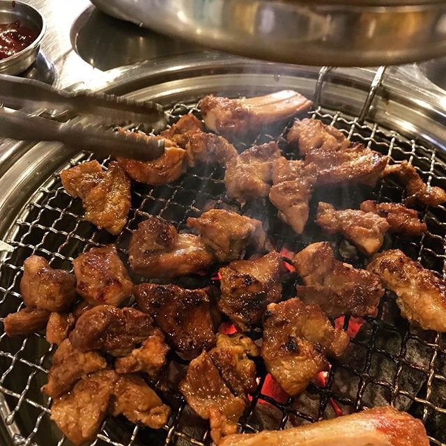 터질듯한 한 쌈의 매력, 돼지갈비 맛