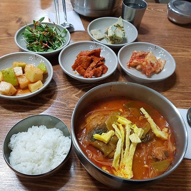 속을 채워주는 묵직한 국물, 인생 육