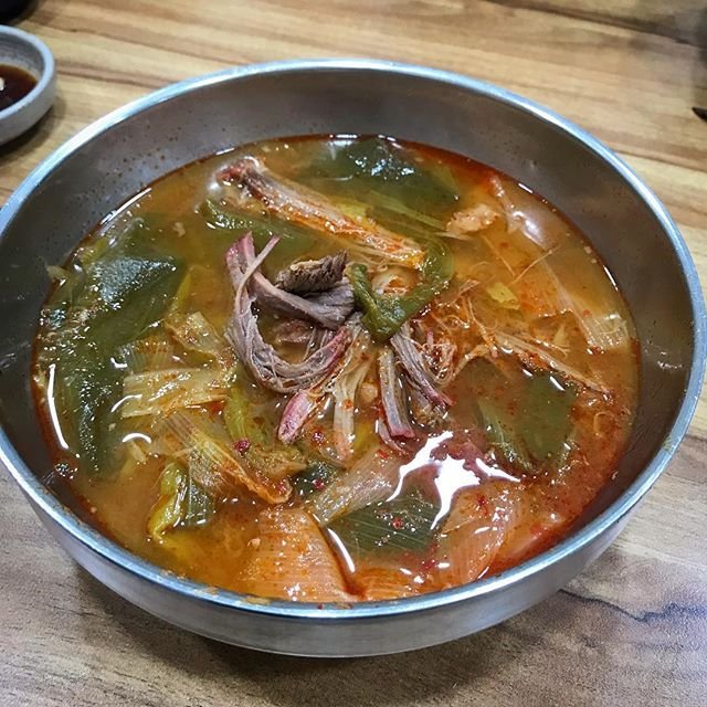 속을 채워주는 묵직한 국물, 인생 육