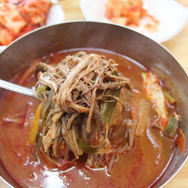 속을 채워주는 묵직한 국물, 인생 육