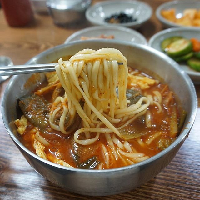 속을 채워주는 묵직한 국물, 인생 육