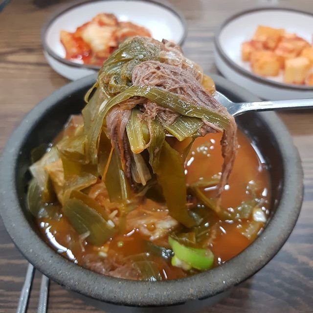 속을 채워주는 묵직한 국물, 인생 육