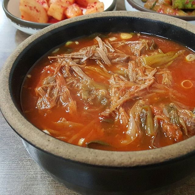 속을 채워주는 묵직한 국물, 인생 육
