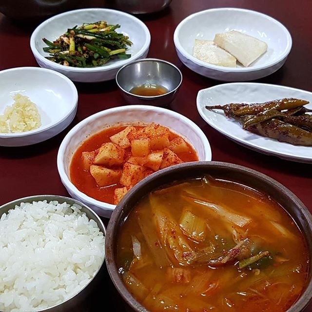 속을 채워주는 묵직한 국물, 인생 육