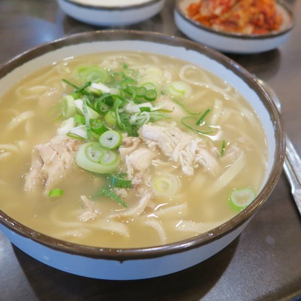 추운 날씨에 후루룩~ 전국 칼국수 맛