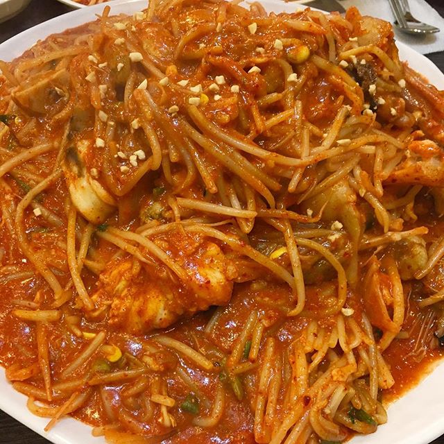 겨울철 소주 친구 매콤하고 탱글한 아