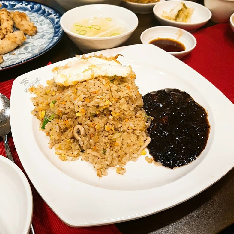 한입 물면 육즙 가득 탕수육 맛집 신