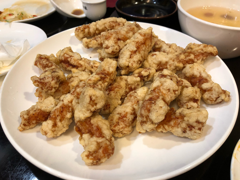 한입 물면 육즙 가득 탕수육 맛집 신