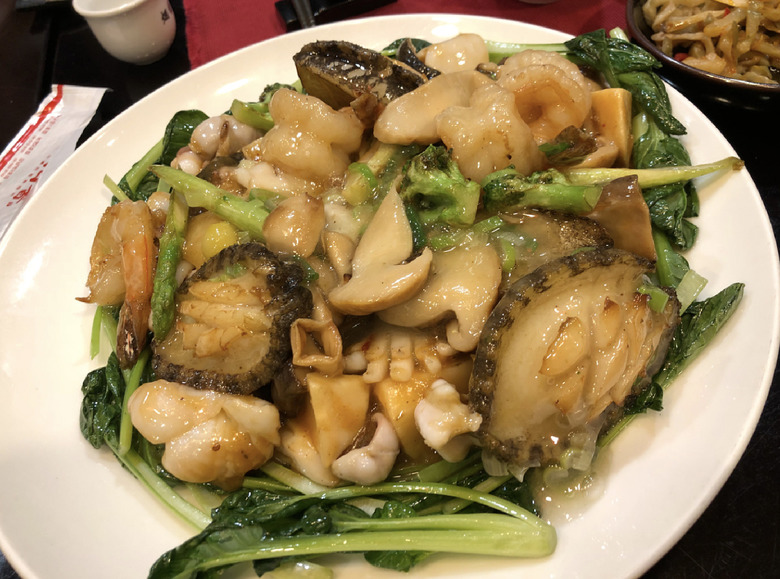 한입 물면 육즙 가득 탕수육 맛집 신