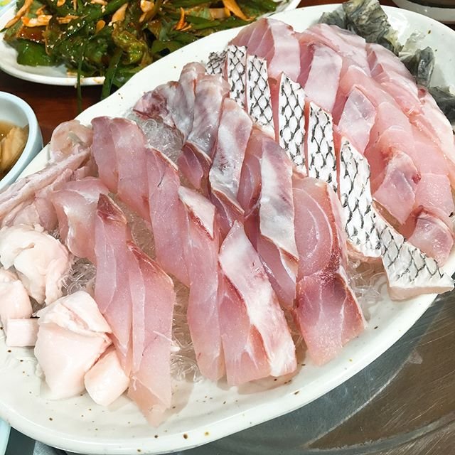 황금보다 귀한 여름철 보양식 민어 맛