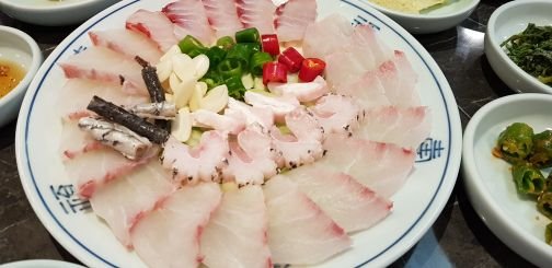 황금보다 귀한 여름철 보양식 민어 맛