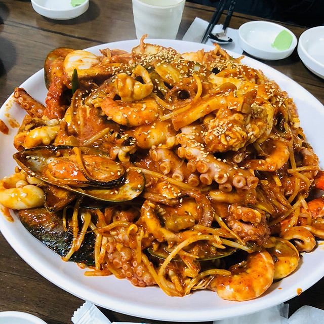 ‘수육’ vs ‘찜’ 푸짐한 술친구,
