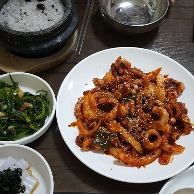 ‘수육’ vs ‘찜’ 푸짐한 술친구,