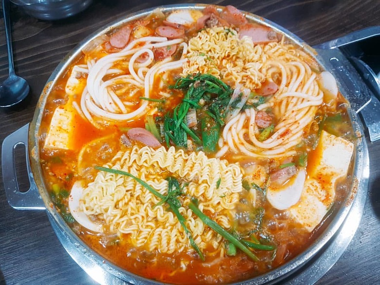 컨버전스의 향연 부대찌개 맛집