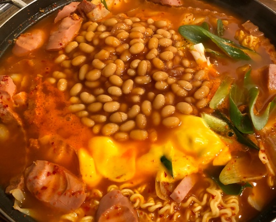 컨버전스의 향연 부대찌개 맛집