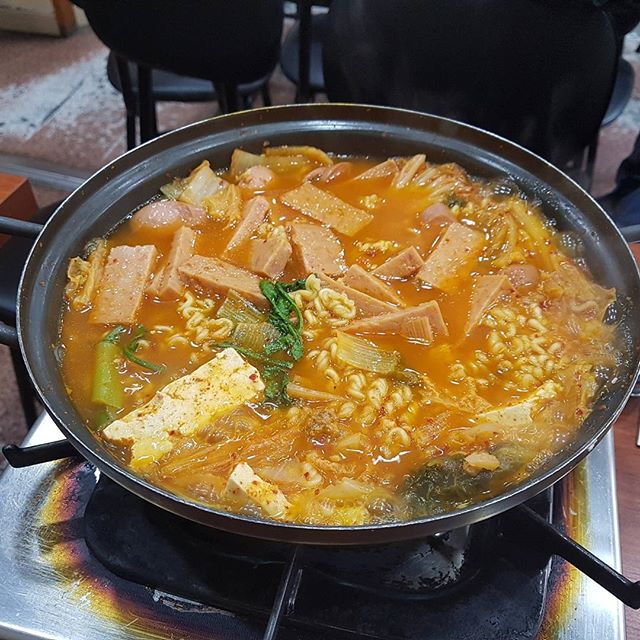 컨버전스의 향연 부대찌개 맛집