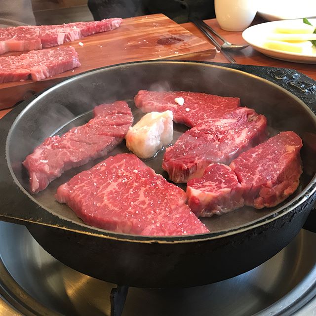 고소한 풍미의 극강 한우 등심구이 맛