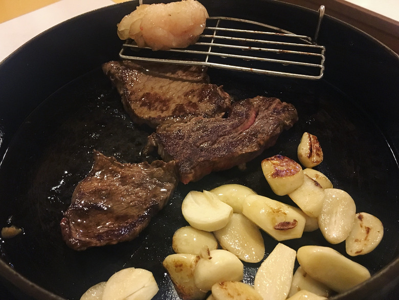 고소한 풍미의 극강 한우 등심구이 맛