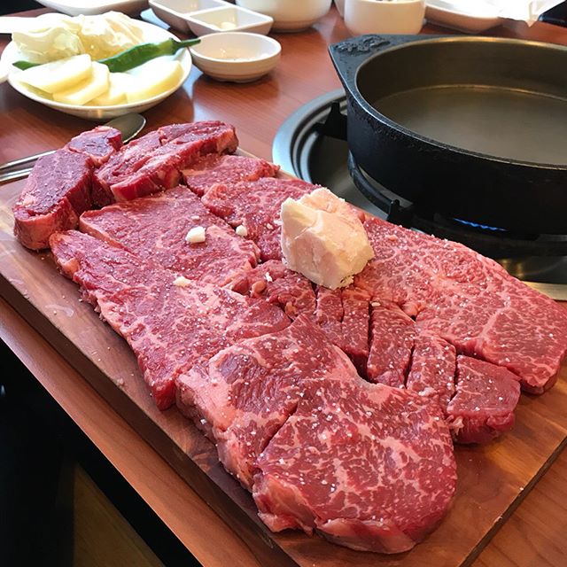 고소한 풍미의 극강 한우 등심구이 맛