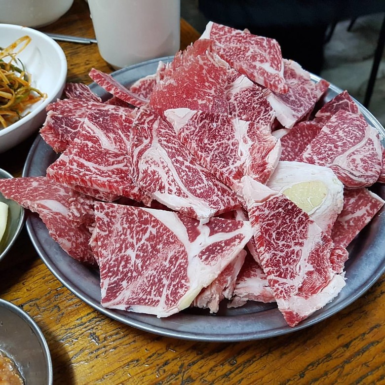 최상의 한우 맛, 냉동 등심 맛집