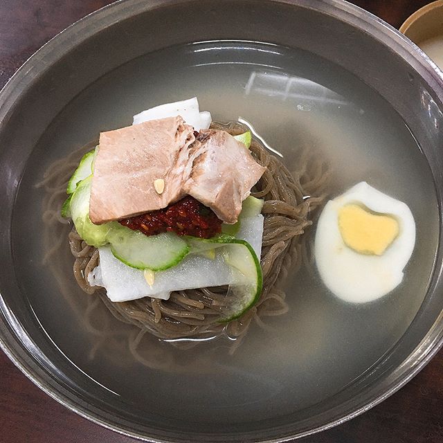 메밀향 가득 코끝까지 새콤한 서울 막