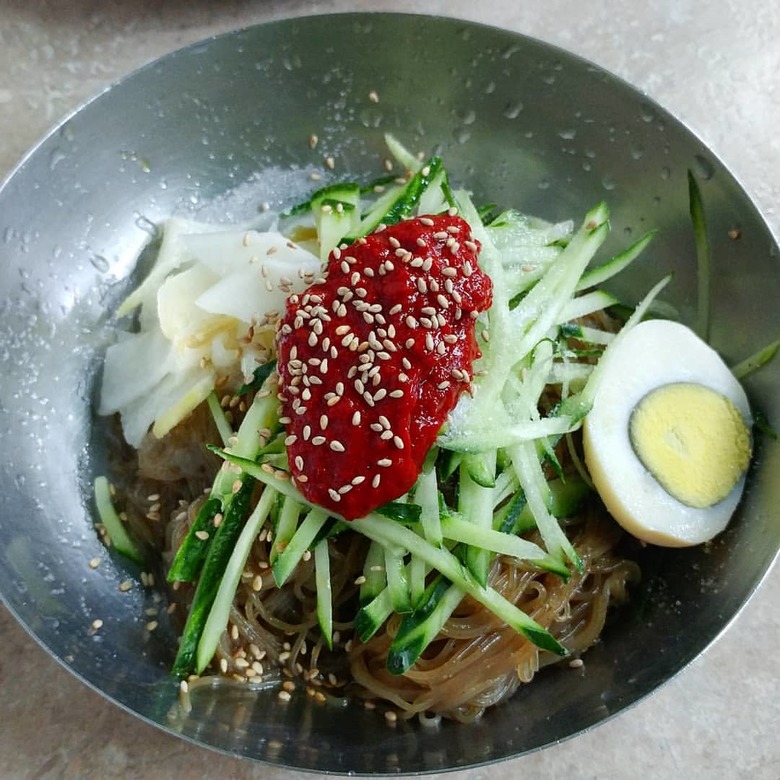 코끝이 찡하게 후루룩! 스트레스 풀리