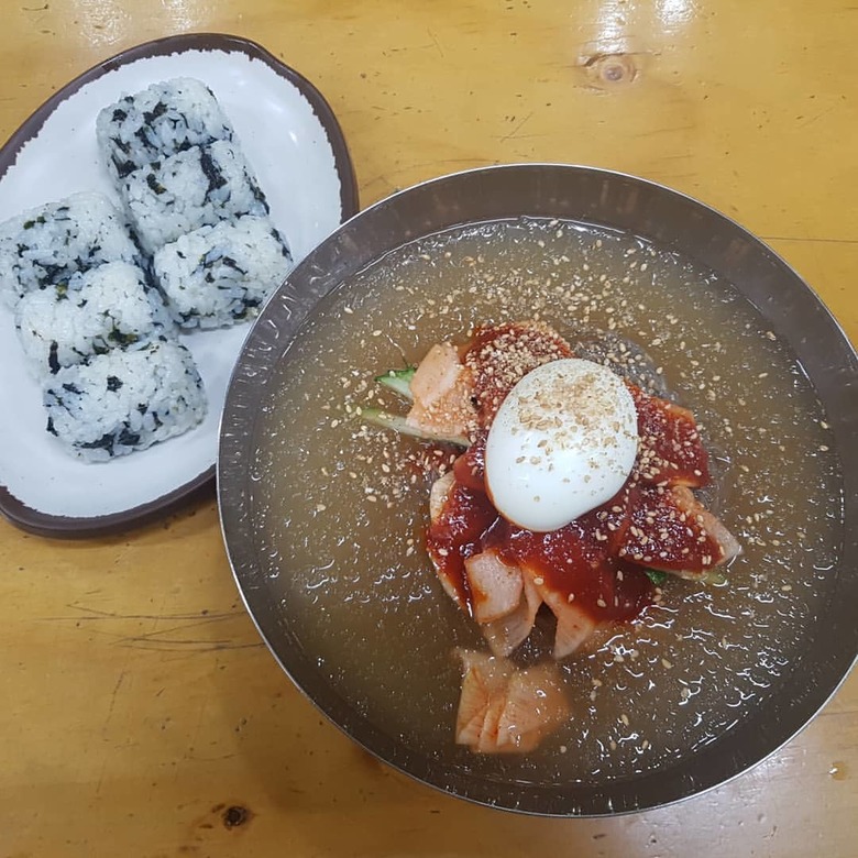 코끝이 찡하게 후루룩! 스트레스 풀리