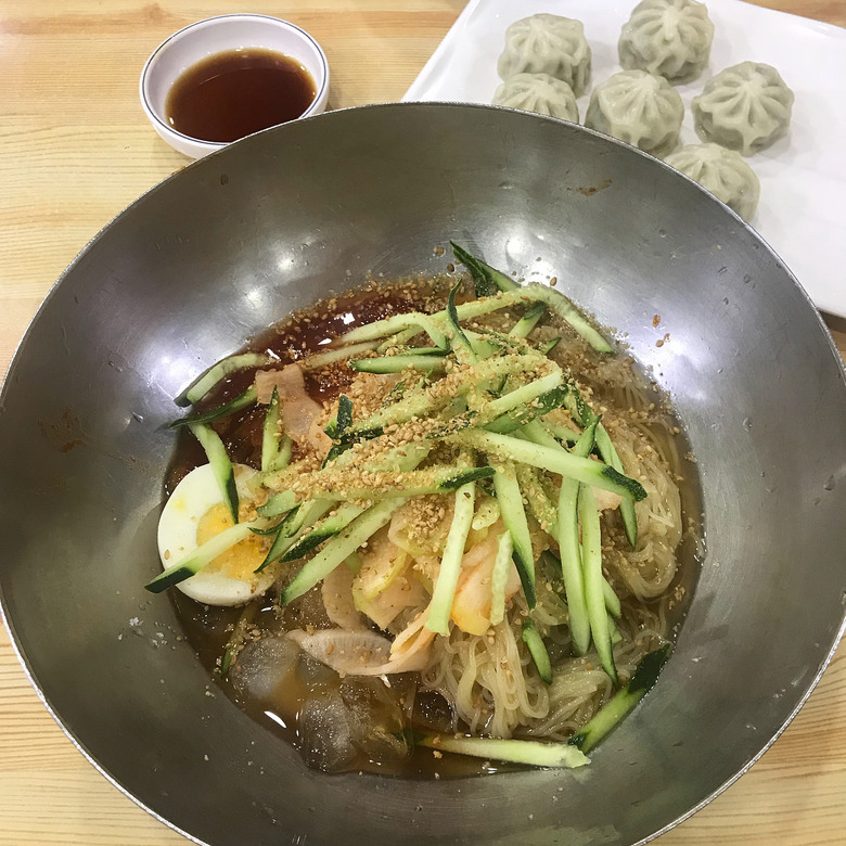 코끝이 찡하게 후루룩! 스트레스 풀리