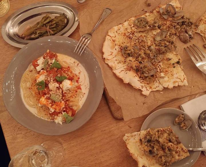 봄나들이 식탁에 어울리는 봉골레 맛집