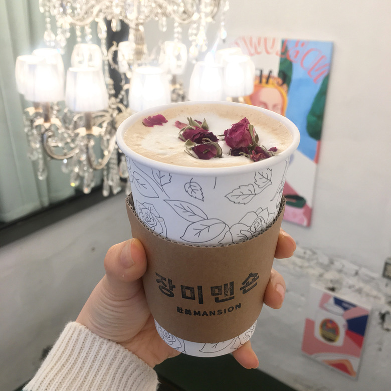 낭만과 멋이 흐르는 성수동 신상카페
