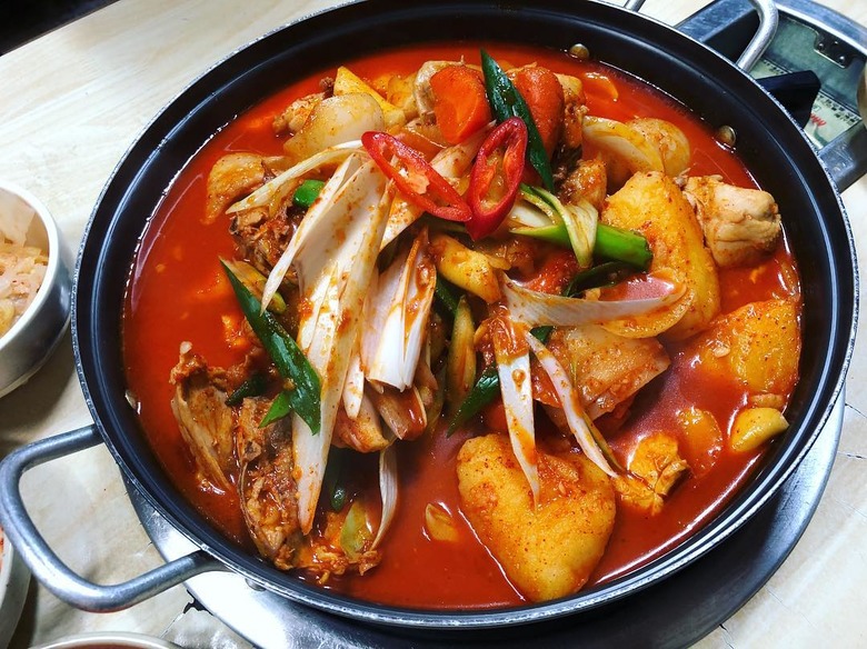 소주 친구, 밥 도둑! 인생 닭볶음탕