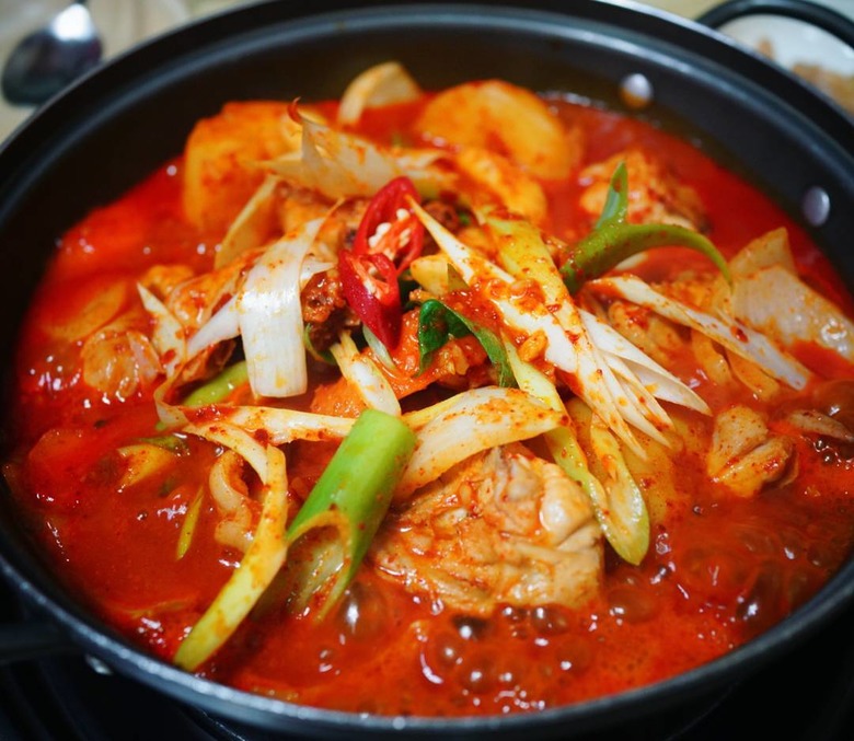 소주 친구, 밥 도둑! 인생 닭볶음탕