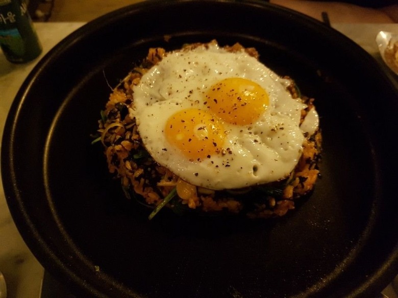 지글지글 기름 위에 안착! 부산 곱창