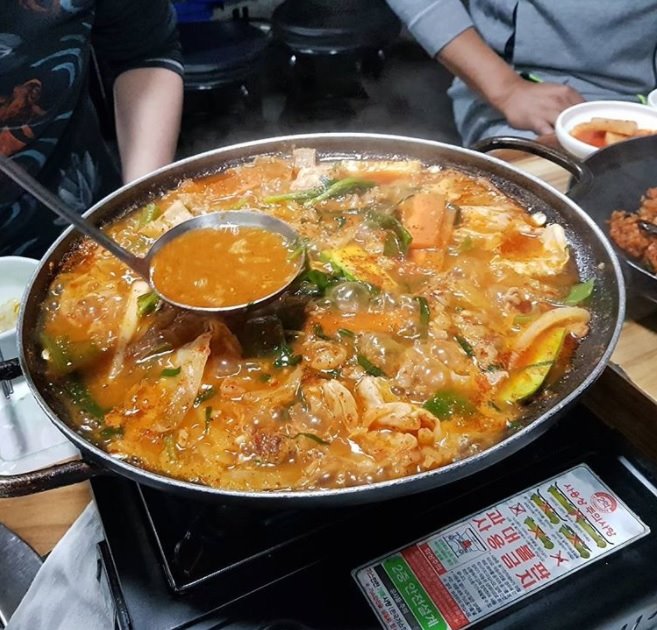 얼큰하고 진한 국물, 겨울철 별미 곱