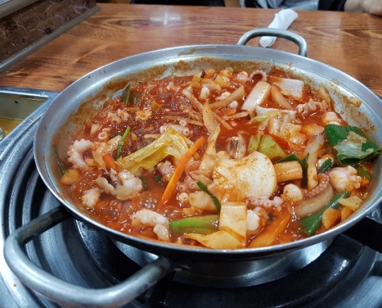 걱정을 날려주는 매콤한 한 입! 낙지