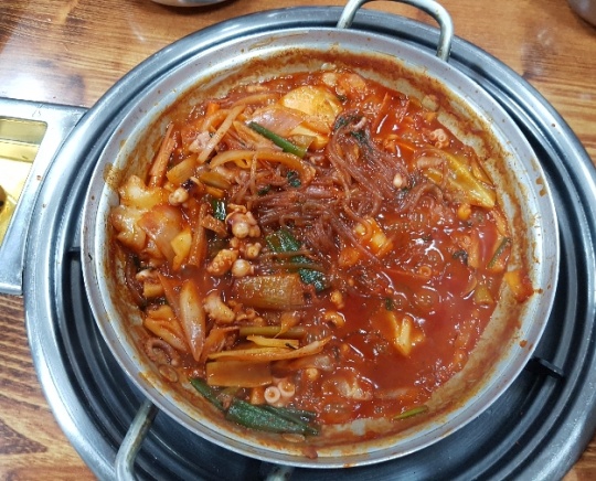 걱정을 날려주는 매콤한 한 입! 낙지