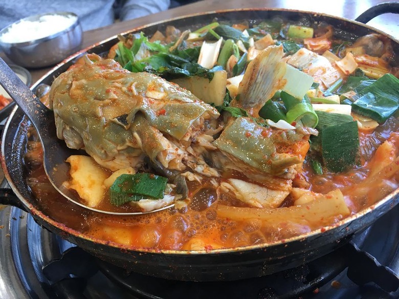 겨울철 속까지 따뜻해지는 얼큰한 국물