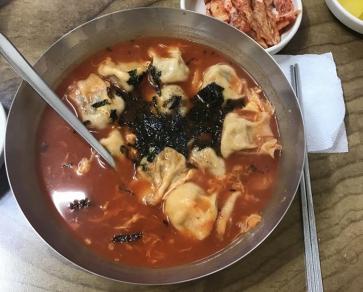굽고! 찌고! 끓여도 맛난 만두 맛집