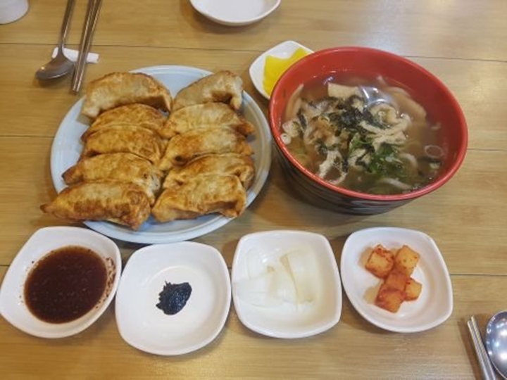 굽고! 찌고! 끓여도 맛난 만두 맛집