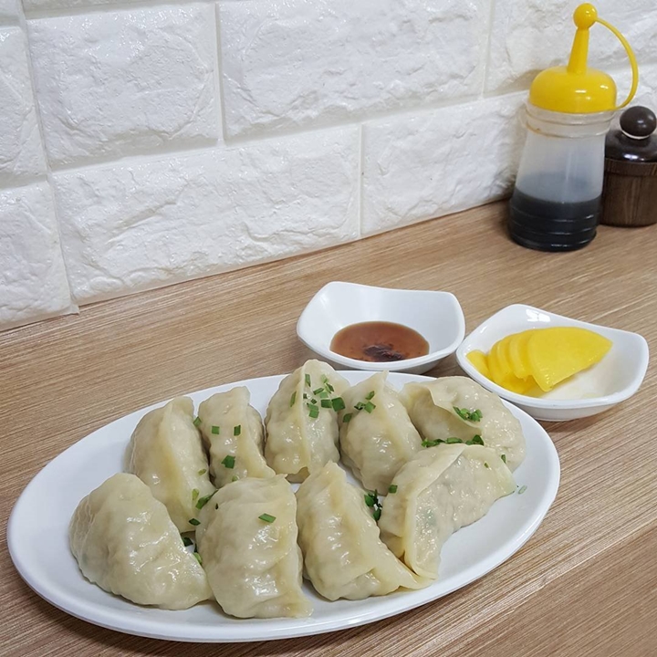 향긋한 육즙이 퍼지는 중국식 수제만두