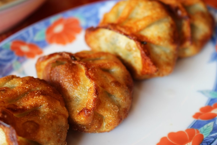 향긋한 육즙이 퍼지는 중국식 수제만두