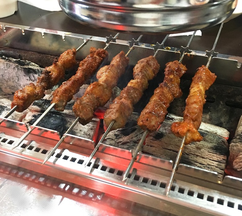 활기가 넘치는  건대입구 맛집 BES