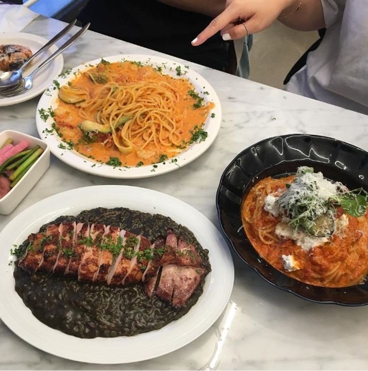 지금 핫한 부산으로 이색맛집 BEST