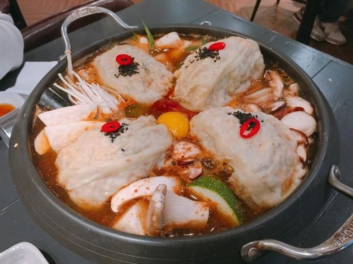 지금 핫한 부산으로 이색맛집 BEST